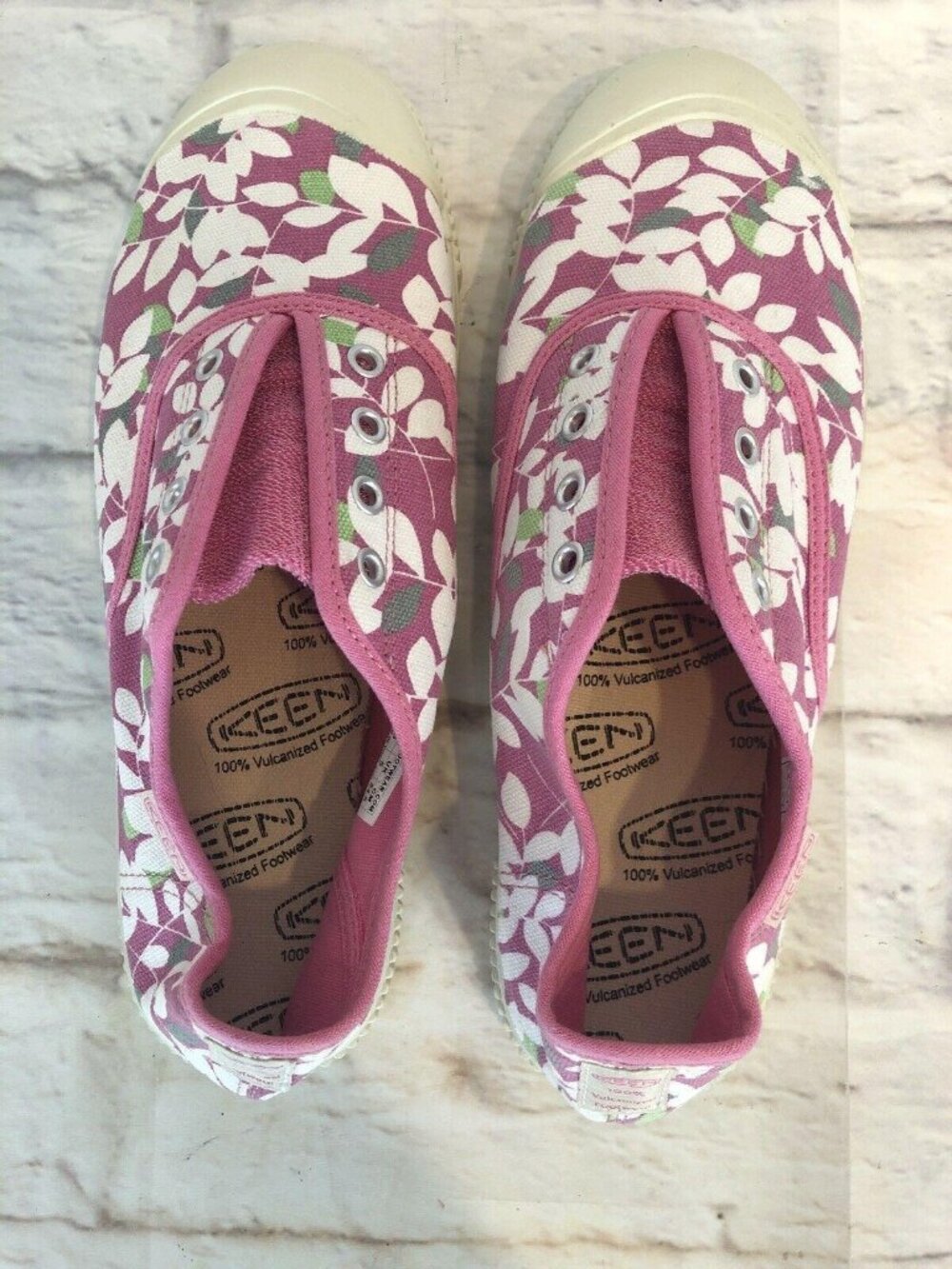Keen Big Girls 6 /39 (fits womens 8.5) Maderas Floral Slip On Sneakers Flats